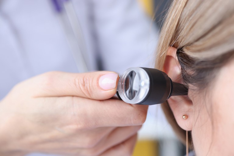 Com podem evitar l’otitis externa o otitis del nedador